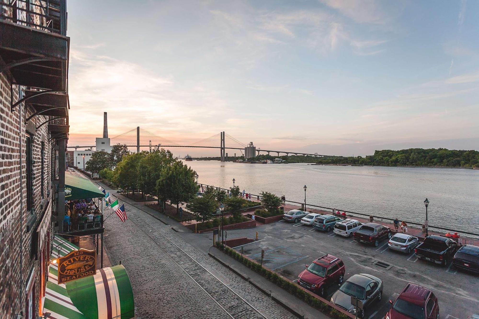 The Cotton Sail Hotel Savannah - Tapestry Collection By Hilton Экстерьер фото